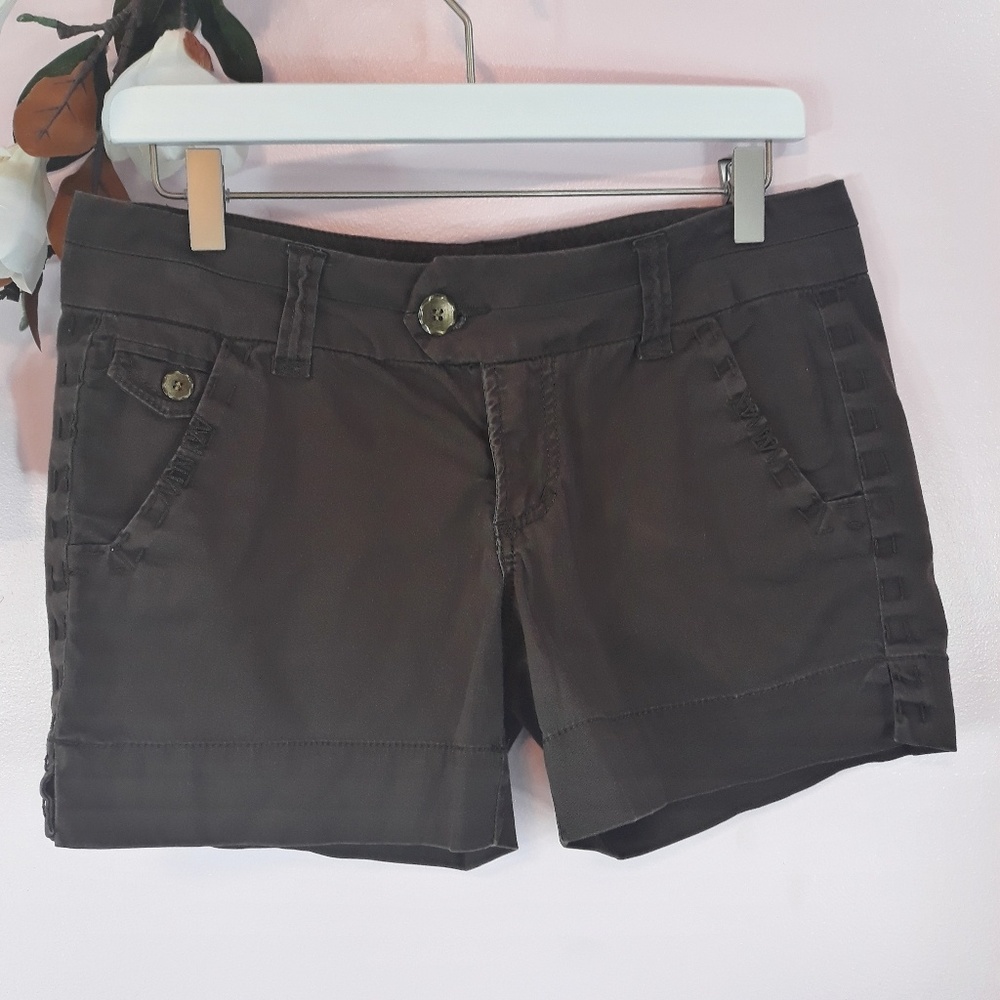 BKE Mollie Brown Chino Flap Pocket Shorts Size 28